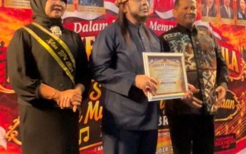 Usai Terima Penghargaan ABRI-1, Sultan Iskandar Palembang Darussalam Ke-XI Tegaskan UUD Pancasila 1945 di Kembalikan Seperti Semula