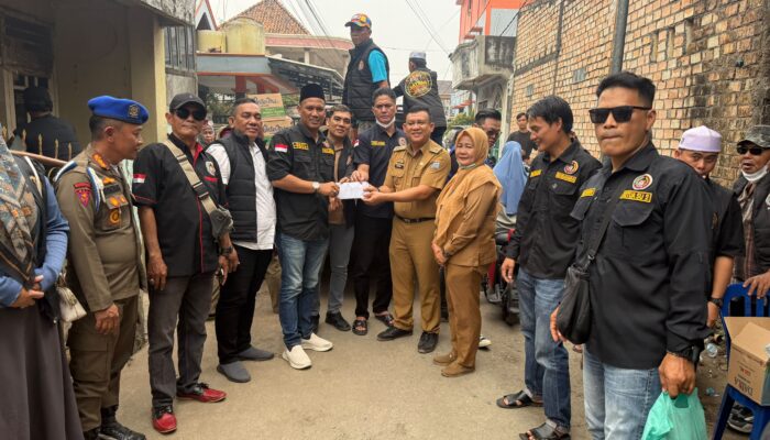 Peduli Korban Kebakaran 8 Ulu, Cakar Sriwijaya Turun Langsung Salurkan Bantuan