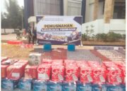 Bea Cukai Sumbagtim Selamatkan Potensi Kerugian Negara Rp20,56 Miliar, Jutaan Rokok Ilegal Dimusnahkan
