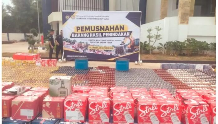 Bea Cukai Sumbagtim Selamatkan Potensi Kerugian Negara Rp20,56 Miliar, Jutaan Rokok Ilegal Dimusnahkan